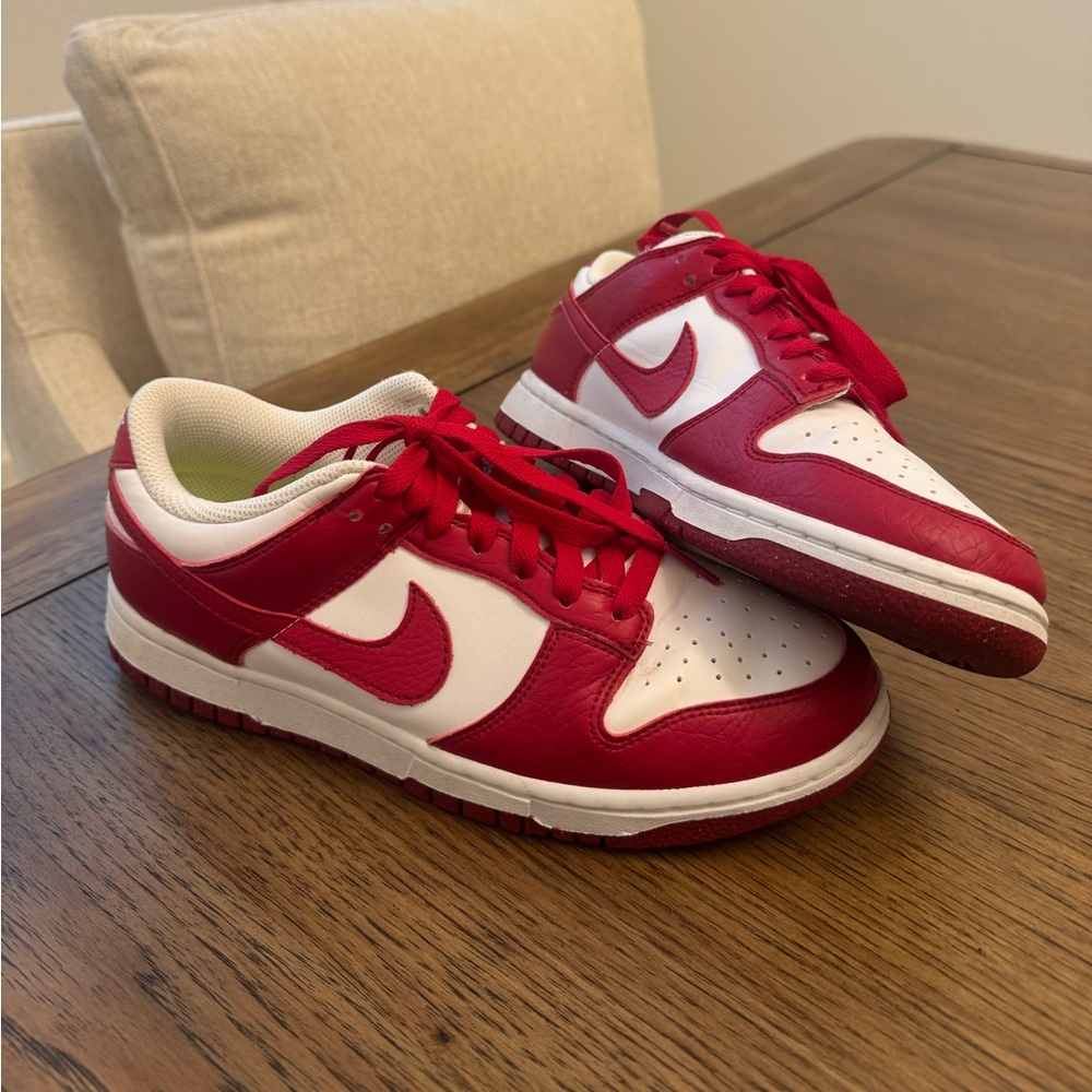 NIKE WOMENS DUNK LOW RED
